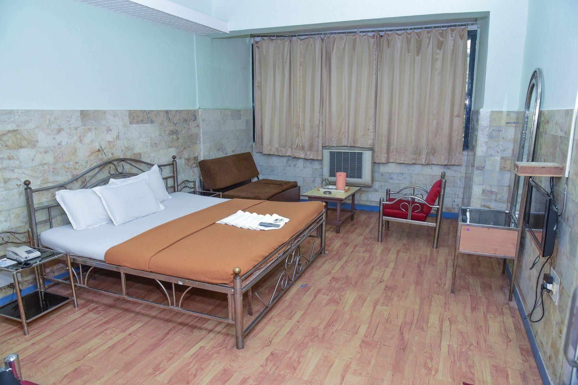 Hotel Evergreen Bombay Exterior foto